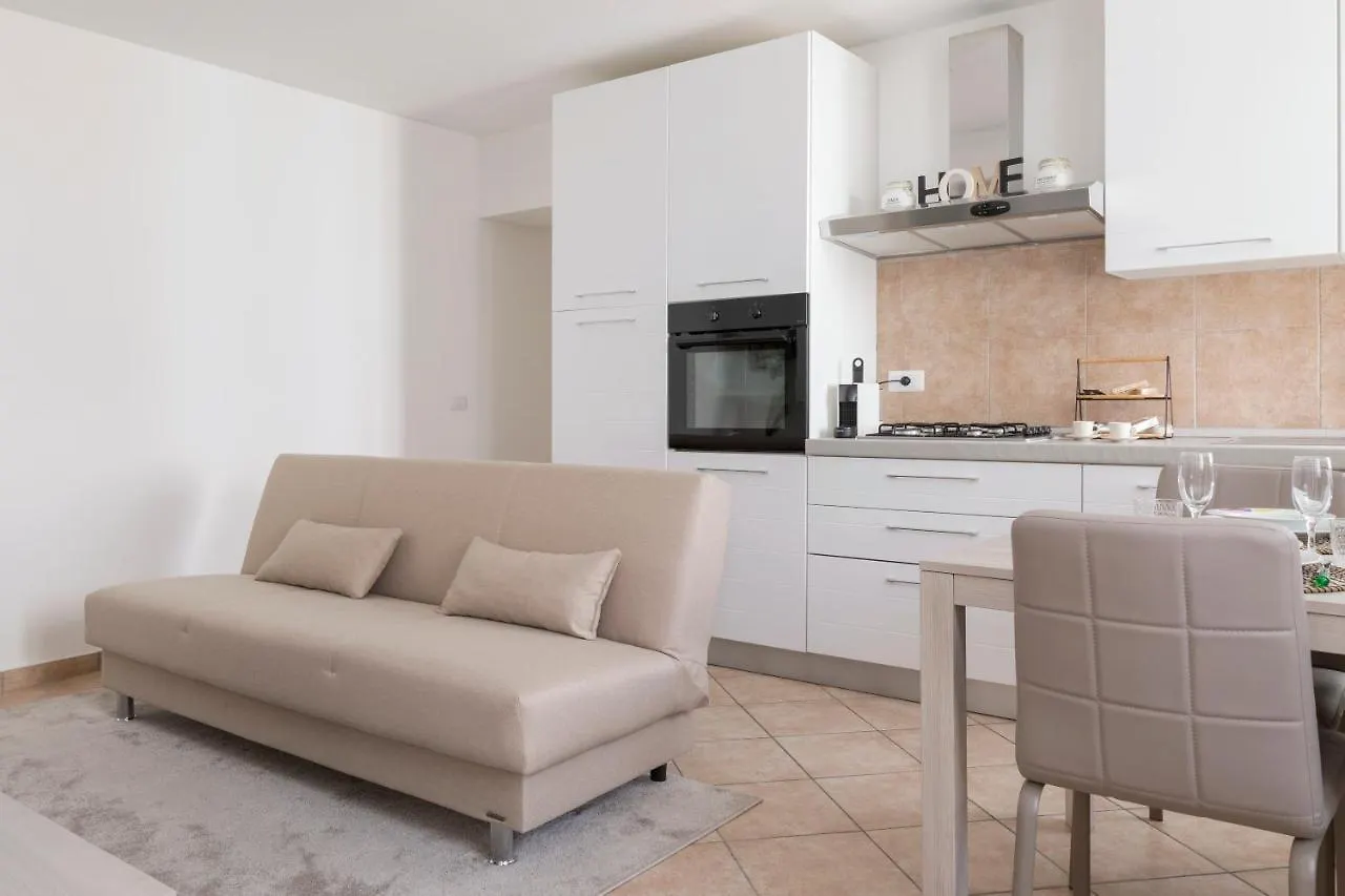 Aura Apartment - Como City Centre