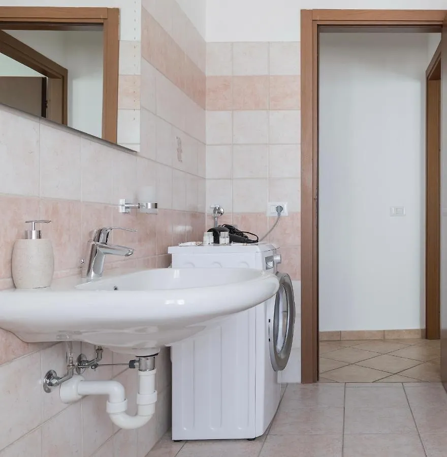 Aura Apartment - Como City Centre Italia