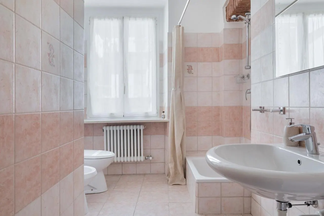 Aura Apartment - Como City Centre