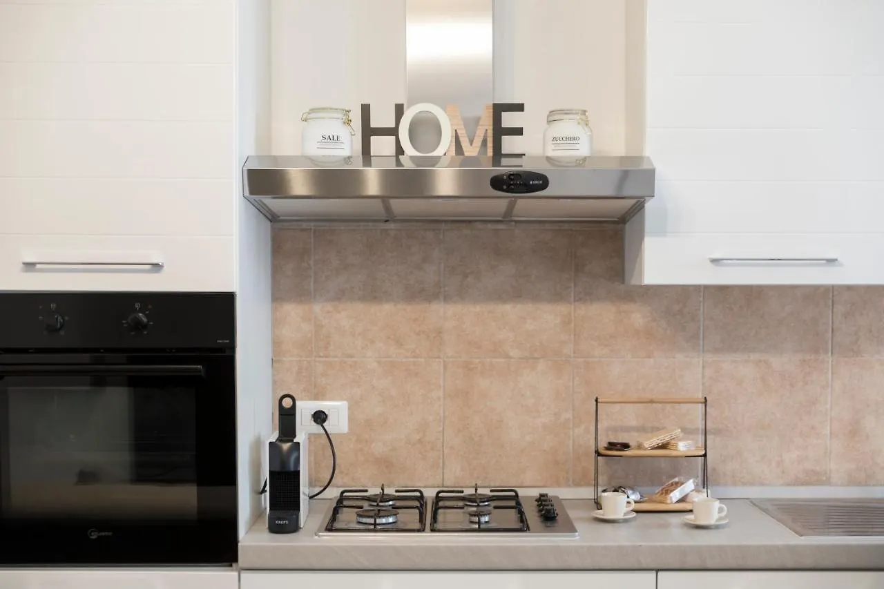 Aura Apartment - Como City Centre Italia