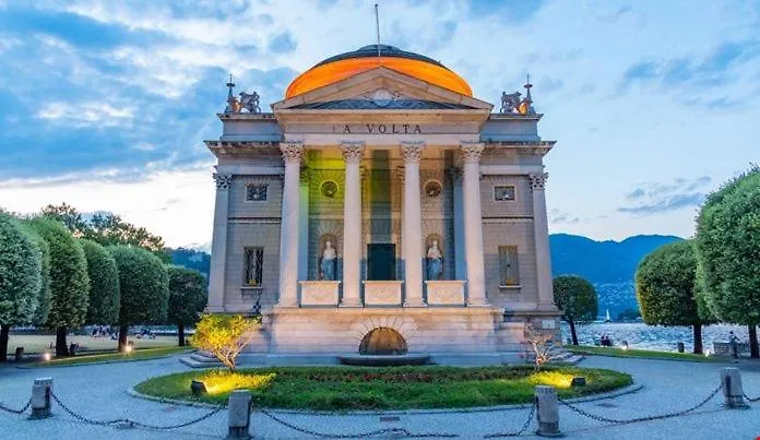 Aura Apartment - Como City Centre Italia